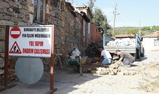 Yol yapım seferberliği burhaniye’de devam ediyor