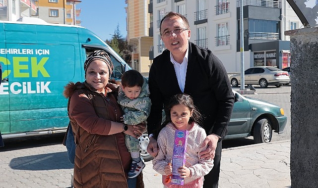 AK Parti Nevşehir Belediye Başkan Adayı Dr. Mehmet Savran, “Bizim derdimiz gönüllere girmek, bizim derdimiz şehrimize hizmet etmek.” dedi