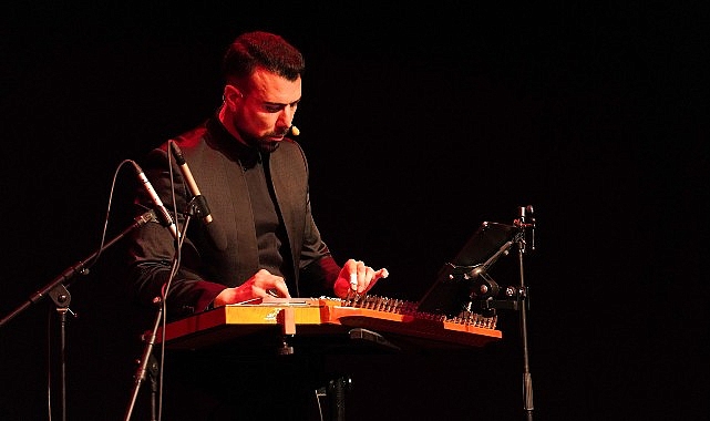Kanun virtüözü Ahmet Baran’dan Gaziemir’de muhteşem konser