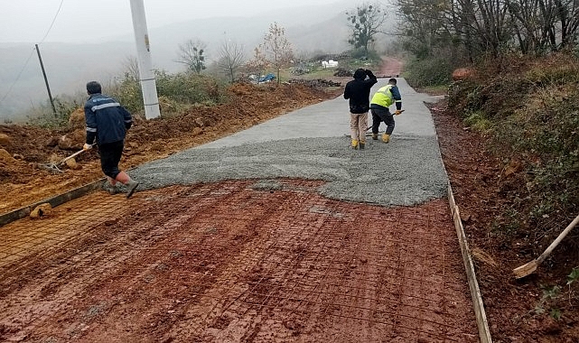 Kartepe Belediyesi Fen İşleri Müdürlüğü’ne bağlı ekipler ilçe genelinde üst yapı çalışmalarına aralıksız devam ediyor