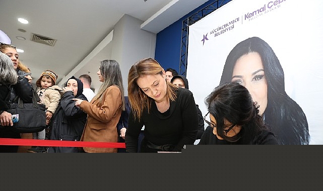 İclal AYDIN 8 mart’ı küçükçekmeceli kadınlarla kutladı