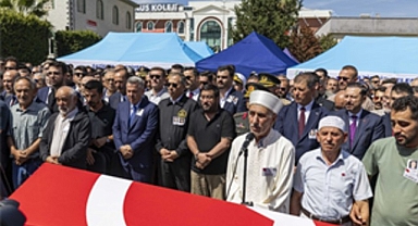 İzmir’in şehitlerine veda