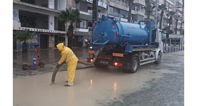 İzmir Büyükşehir Belediyesi ekipleri yağış nöbetinde
