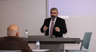Acıbadem Üniversitesi’nde Düzenlenen Sempozyumda Sanal Kumar Bağımlılığı Ele Alındı