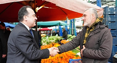 Başkan Dutlulu Perşembe Pazarı’nda Esnafla Bir Araya Geldi
