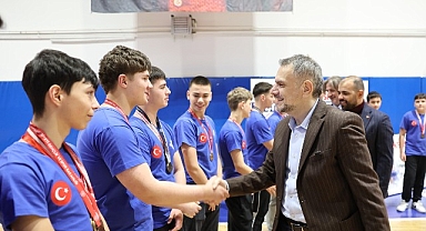 Başkan Vekili Akın’dan genç sporculara tam destek