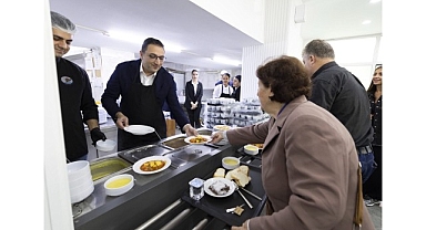 Balçova Belediyesi’nden İhtiyaç Sahiplerine Sıcak Yemek Desteği