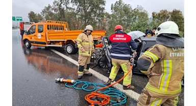 İtfaiye ekiplerinden zincirleme trafik kazasına hızlı müdahale