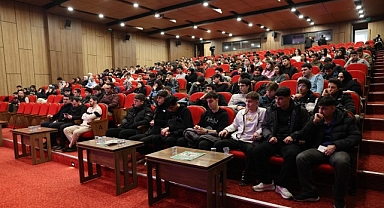 Bağcılar’da iş arayanlar ile iş verenler “Kariyer Buluşmaları”nda bir araya geldi