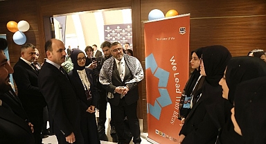 Başkan Altay “Uluslararası Şehirler ve Hükümetler Birliği Konferansı”nda Lise Öğrencileriyle Buluştu