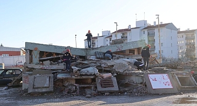 Bayraklı Belediyesi Arama Kurtarma Ekipleri AFAD Eğitimini Tamamladı