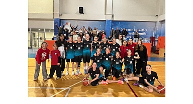 Bayraklı Belediyesi U14 Kız Basketbol Takımı İzmir Şampiyonu Oldu
