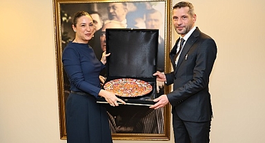Efes Selçuk Belediyesi’ne Hayvan Ambulansı Bağışı