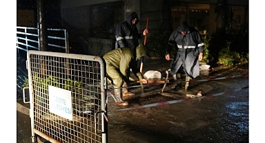 Çeşme’de şiddetli yağışa karşı kesintisiz mücadele