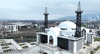 Kartepe Kent Meydanı Camii ilk teravihle açılıyor