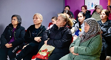 Medeni Kanun’un kazanımları Konak’ta masaya yatırıldı