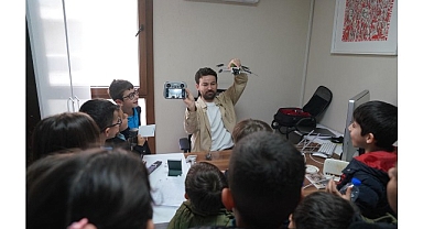 Seferihisar’da miniklerden anlamlı ziyaret: Başkan Yetişkin öğrencilerle buluştu