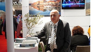Özgültekin; Ayvalık, “Gel” Diye Çağırmıyor; “Hazırsan Buradayım” Diyor…