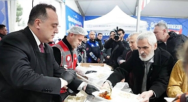Başkan Besim Dutlulu Binlerce Manisalıyla İftar Sofrasında Buluştu