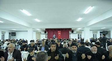 Başkan Çırpanoğlu Mahalle Sakinleriyle İftarda Buluştu