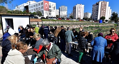 Bornova’da toprak kadınlarla canlanıyor