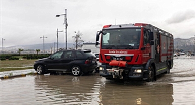 Ege kıyılarında basınç 991 mb’a düştü, deniz 85 santimetre yükseldi