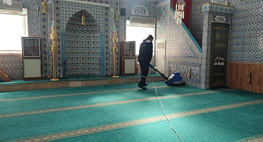 Kandıra Belediyesi Ramazanla Birlikte Camilerde Temizlik Seferberliği Başlattı