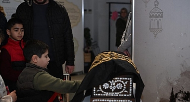 Kartepe’de Mukaddes Emanetlere Yoğun İlgi