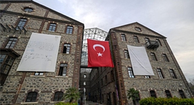 Meslek Fabrikası’na Ata’nın imzaladığı belgenin görselleri asıldı