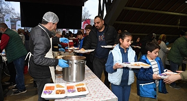 Osmangazi Belediyesi 1050 Konutlar’da Birlik Sofrası Kurdu