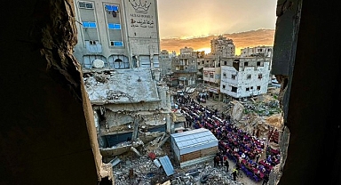 Türk Kızılay Gazze’de Ramazan’ın İlk İftar Sofrasını Kurdu