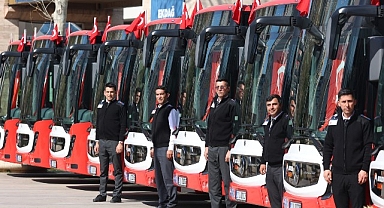 Büyükşehir toplu taşıma filosuna 19 yeni otobüs daha kattı