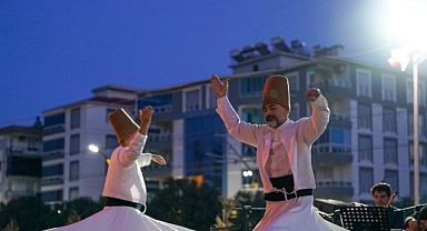 Torbalı’da 3 bin kişi aynı sofrada oruç açtı