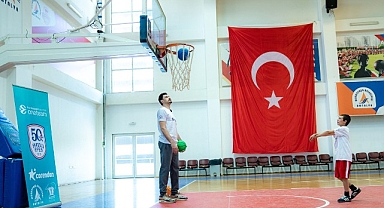 Anadolu Efes 2025–2026 sezonu One Team Projesi sertifika töreni Antalya’da gerçekleşti