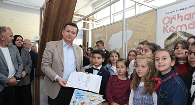 Başkan Erkan Aydın Bursa 23. Kitap Fuarı’nda Çocuk Yazarlarla Buluştu