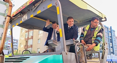 Buca’da asfalt seferberliği: Başkan Tugay ve Başkan Duman sahada!