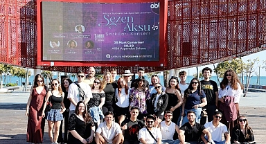 Erasmuslu gençlerden mini konser